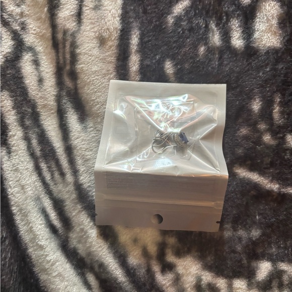 New earrings - Picture 1 of 1